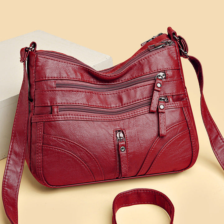 Relaxed women's shoulder bag, versatile for daily use, comfortable fit.