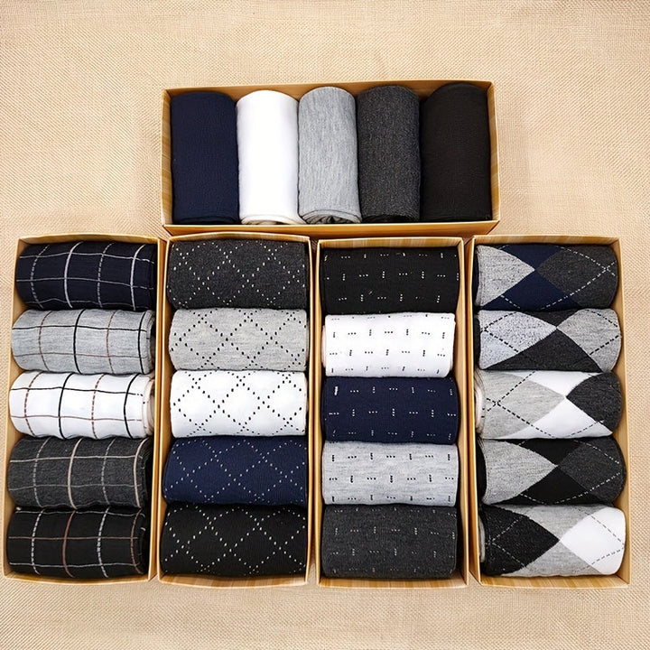 Men's classic checked socks, ultimate comfort & versatile style.