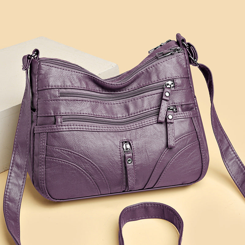 Spacious women's vintage shoulder bag, perfect for all your daily essentials.