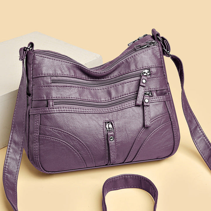 Spacious women's vintage shoulder bag, perfect for all your daily essentials.