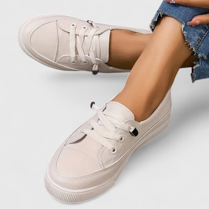 Breathable lightweight women's sneakers, perfect for walking and casual orthopaedic comfort.
