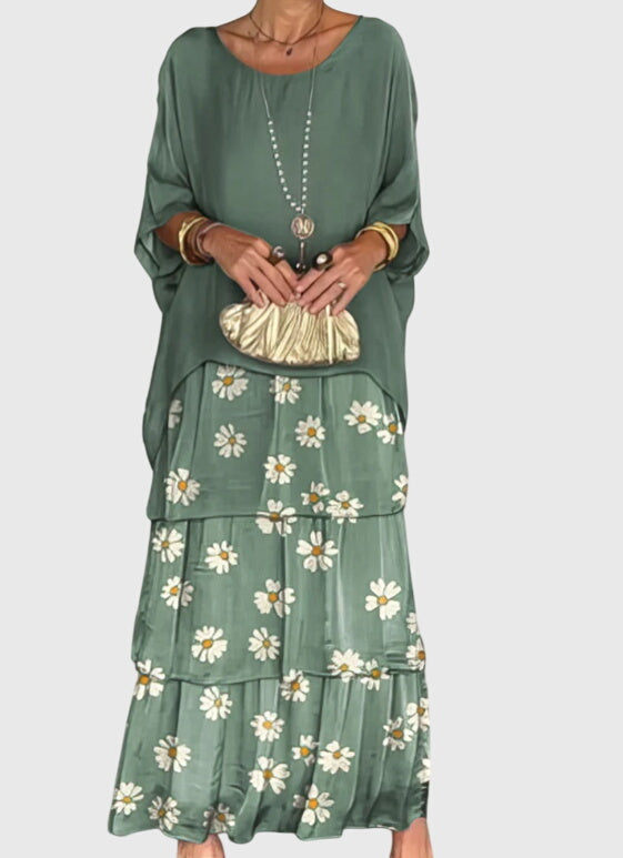 Modest women's elegant maxi dress, a timeless, versatile piece for any wardrobe.