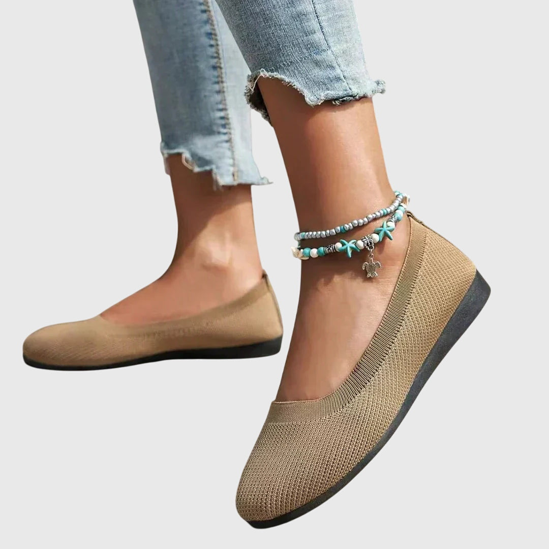 Casual women's slip-on shoes, breathable and anti-slip, perfect for everyday comfort.