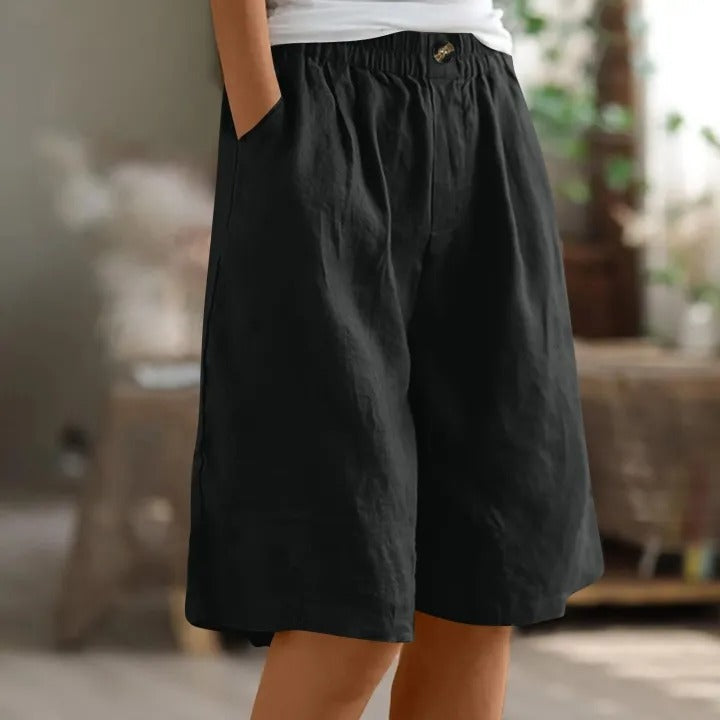 Stylish women's summer shorts with pockets, ideal for everyday wear, vacations, and ultimate casual comfort.