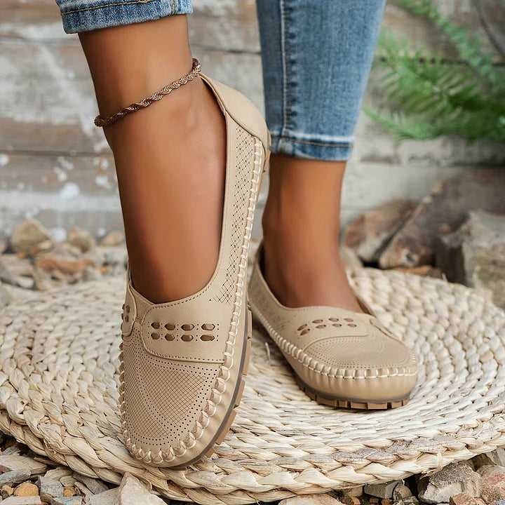 Everyday women's orthopaedic comfort shoes, blending style with essential arch support.