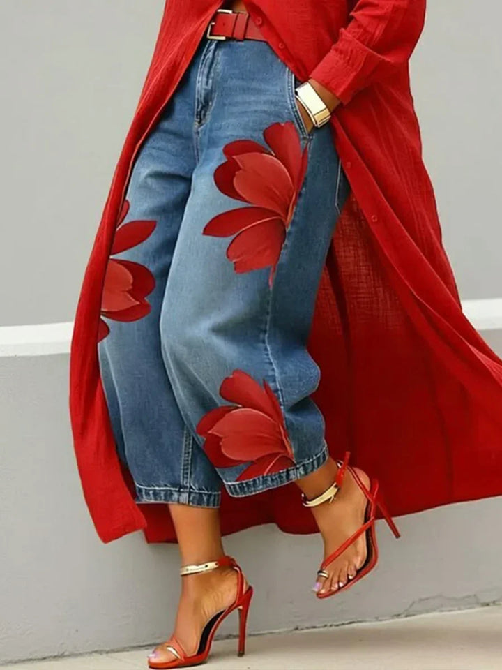 Versatile women's two-piece outfit: a classic shirt dress & comfortable floral jeans for any occasion.