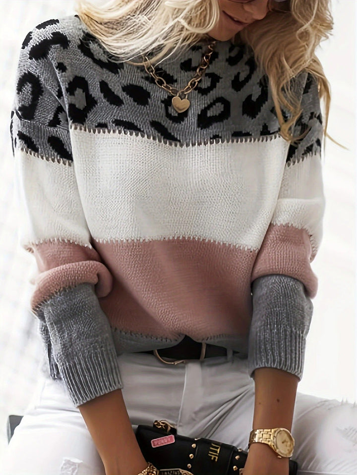 Contemporary women's patterned jumper, a cozy and stylish pullover for modern everyday comfort and warmth.