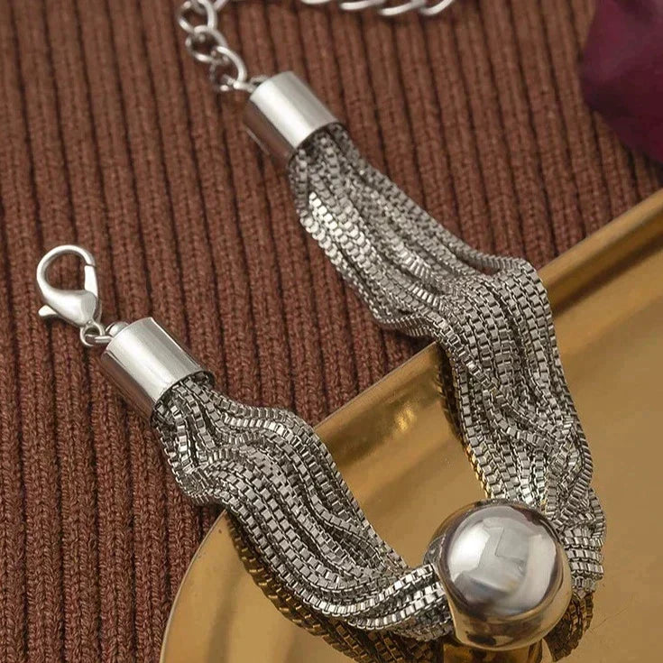 Adjustable gold layered necklace for women, tarnish-resistant shiny chains, an elegant and versatile fashion accessory.