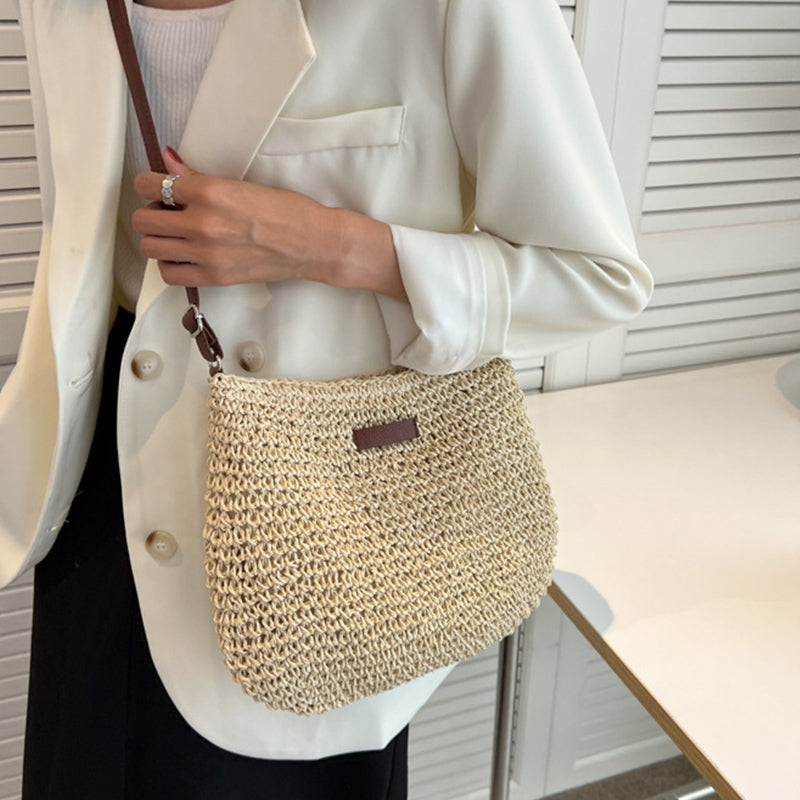 Stylish women's bohemian bag in beige, a practical and spacious accessory for any fashion occasion.