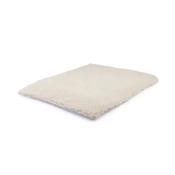 Power-free, self-warming pet mat for small to large dogs & cats. Cozy comfort, perfect for chilly winter nights.