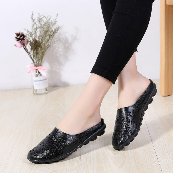 Breathable women's orthopedic slip-on clogs with non-slip sole, designed for everyday comfort.