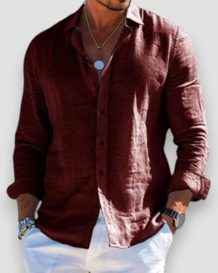 Essential menswear: comfortable, relaxed fit men's short sleeve summer shirt for casual everyday style.