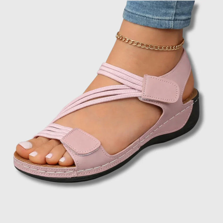 Stylish women's lightweight comfort sandals, ideal casual summer footwear with adjustable features for everyday use.