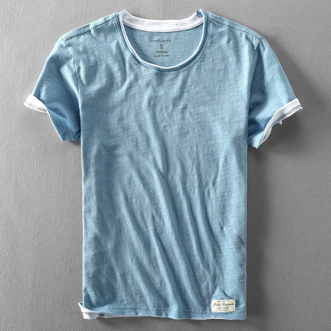 Relaxed fit women's short sleeve t-shirt, a stylish and soft top for everyday comfort.