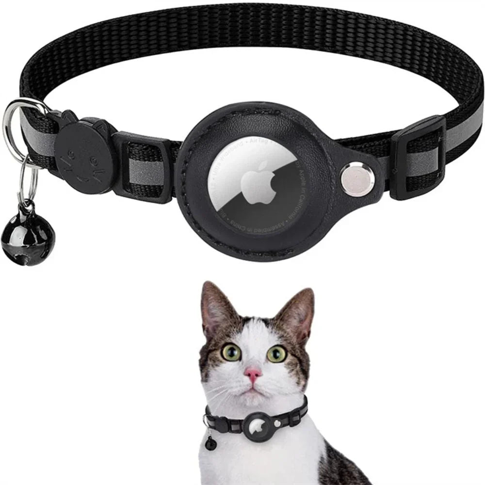 Yellow cat collar with a reflective strip & safety release clip, perfect for outdoor cat adventures.