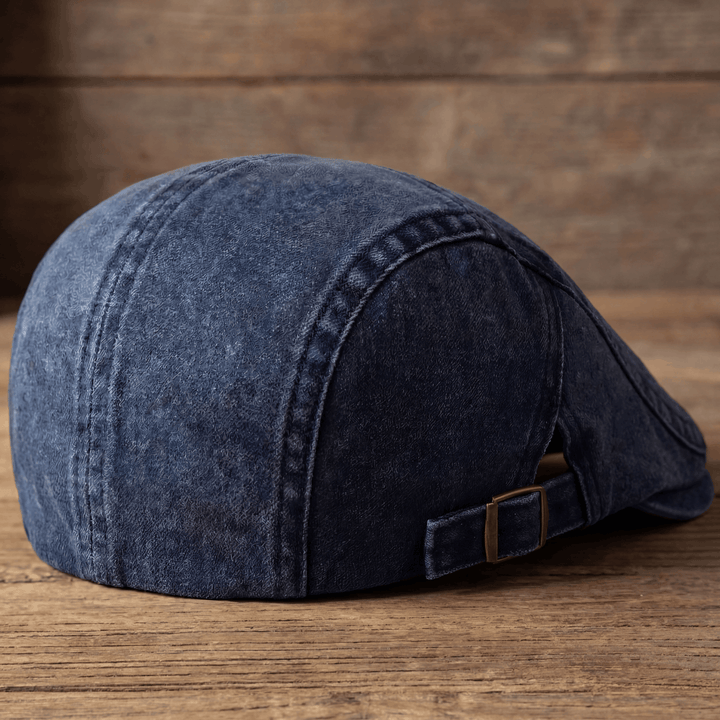 Comfortable men's flat cap for everyday wear. Classic style casual headwear for a timeless look.