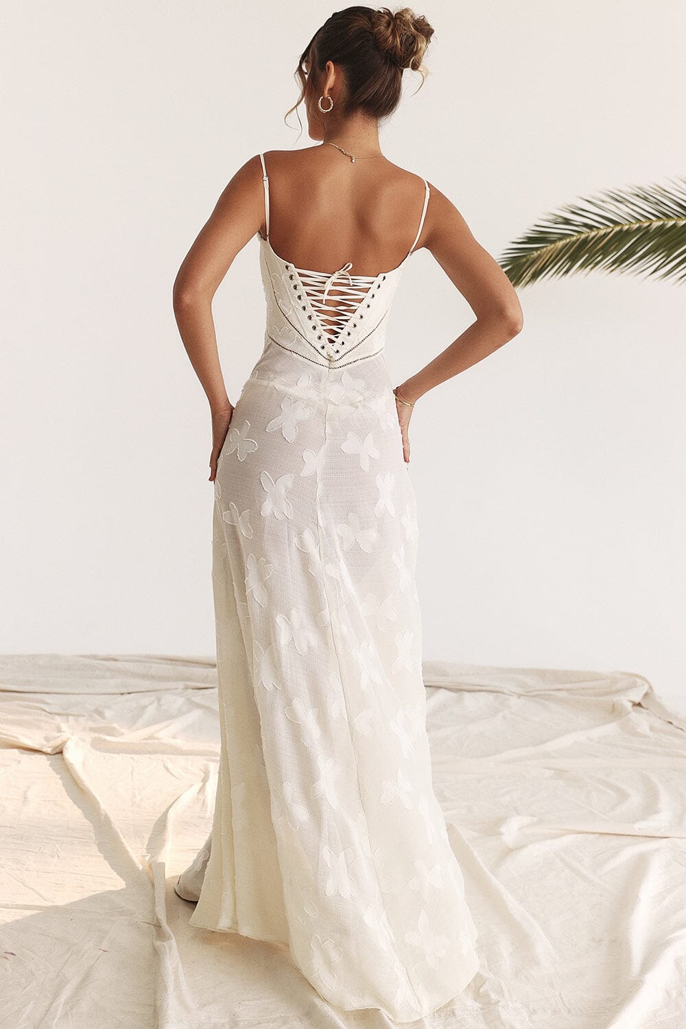Women's elegant party maxi dress, a chic and flowy long dress for memorable events and parties.