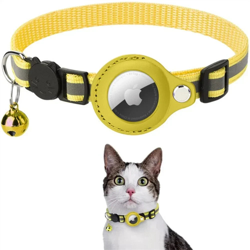 Elegant grey cat collar, featuring a breakaway safety clip & adjustable strap for a snug fit.