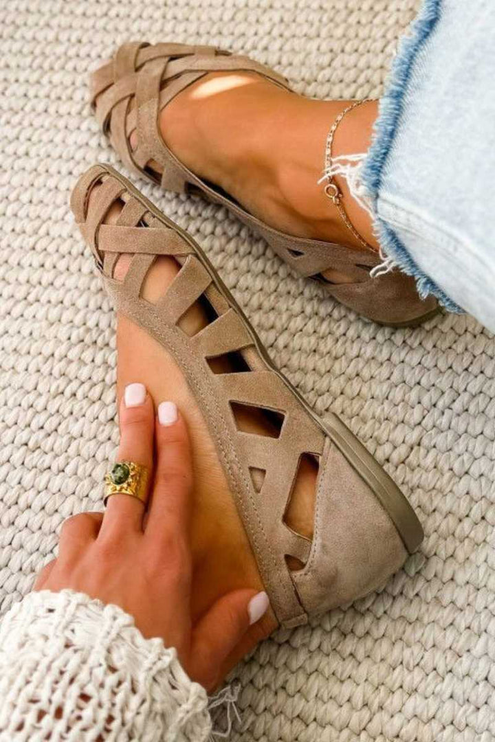 Women's stylish flat open toe summer sandals with secure cross-straps for everyday.