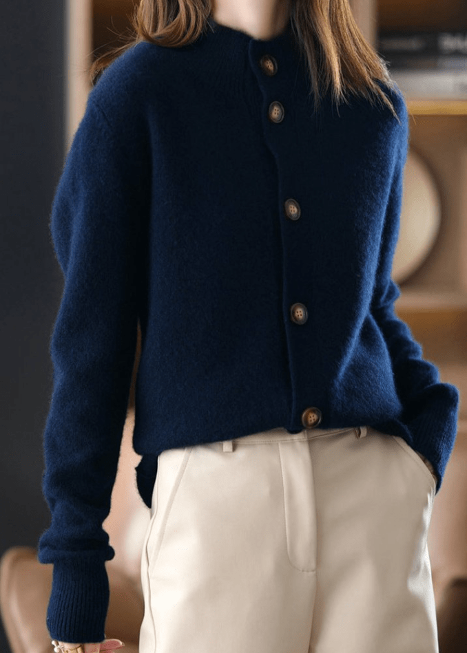 Fashion outerwear: women's long-sleeve button cardigan for versatile outfits.