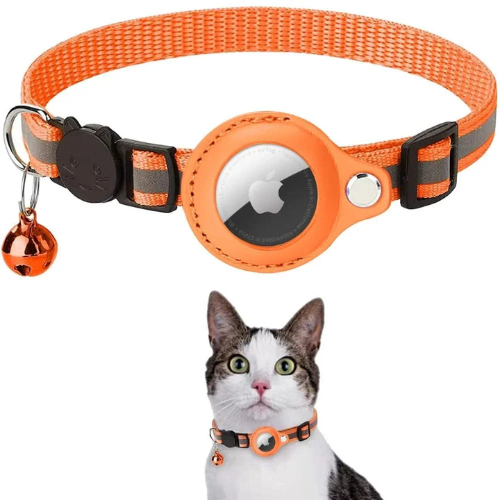 Purple safety cat collar, designed for quick release, ensuring pet security & owner's peace of mind.