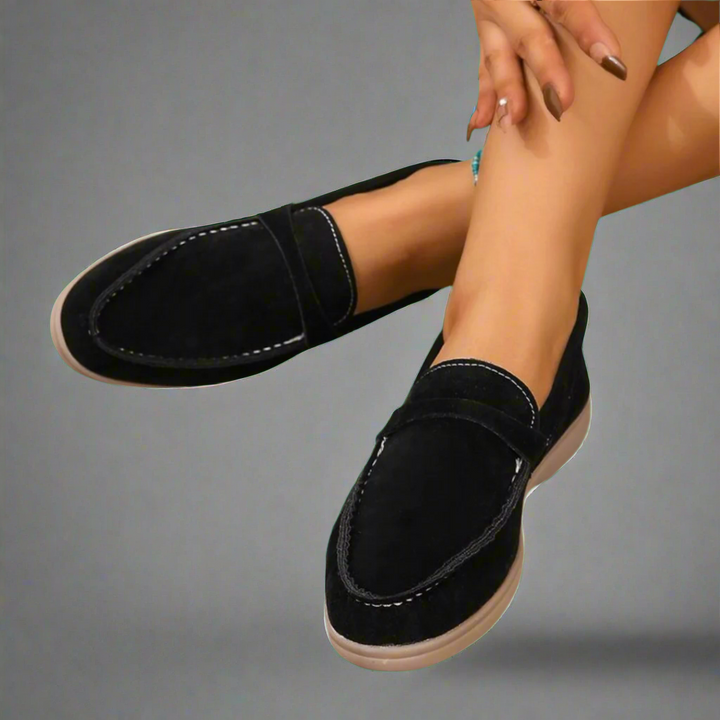 Stylish women's moccasin flats, comfortable casual footwear for effortless everyday elegance.