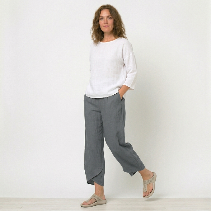 Stylish women's high-waisted tulip hem trousers, offering both comfort and an elegant, flowy look.