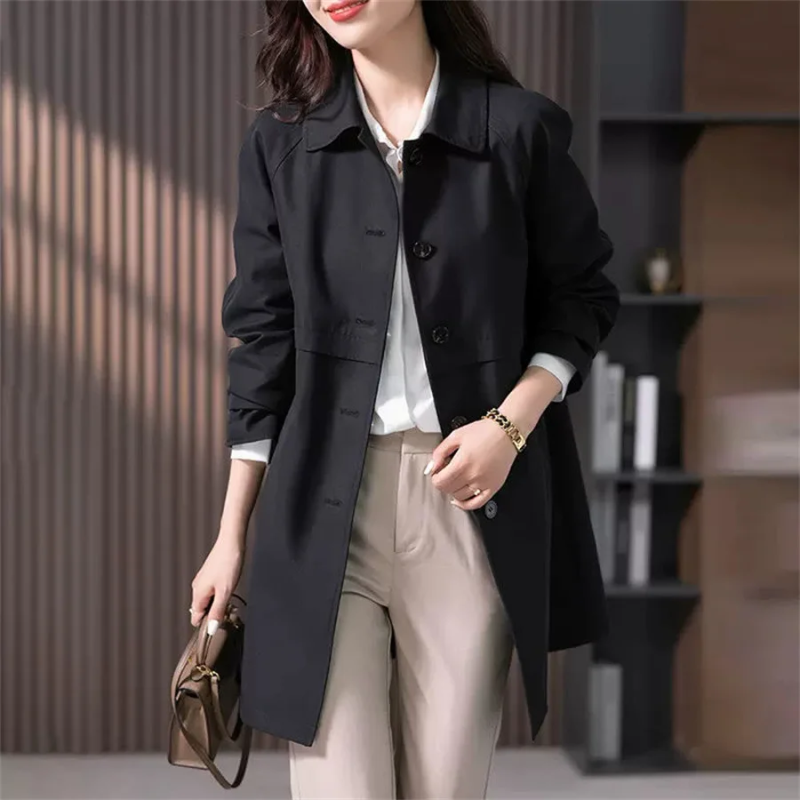 Chic women's trench jacket, featuring a classic design and an elegant adjustable tied waist.