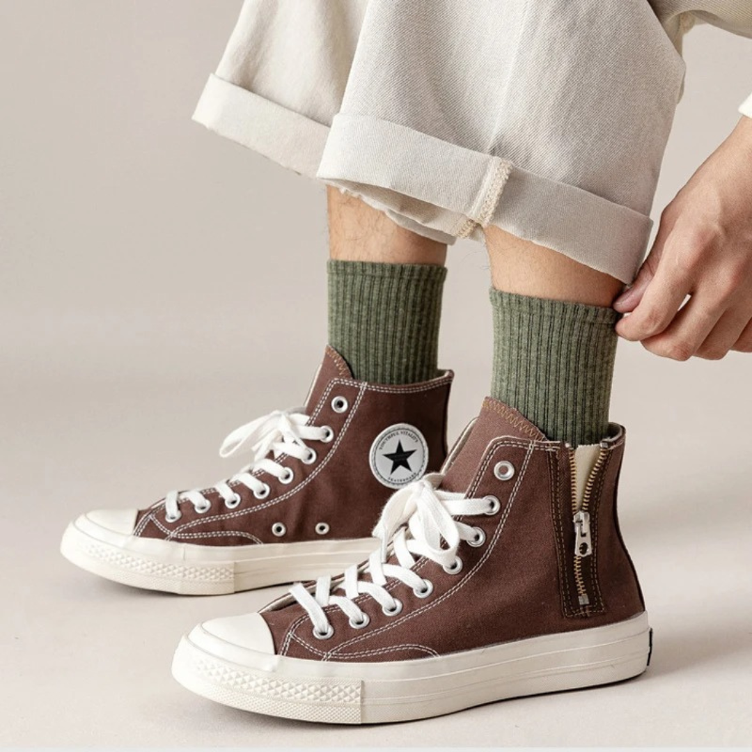 Complete foot comfort with unisex cushioned socks & arch support for all-day wear.