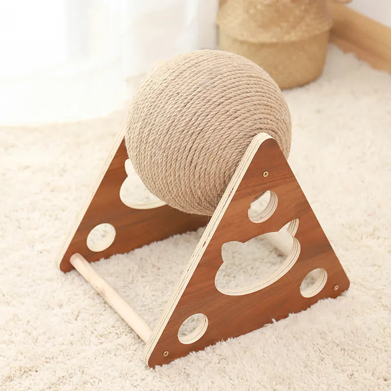 Essential cat scratching post alternative: 360° sisal ball with a durable wood frame for all cats.