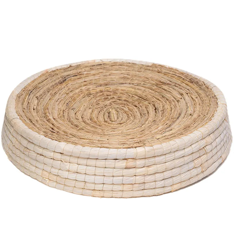 Natural hand-woven cat nest pet bed. Cozy round sleep sanctuary, ideal for feline comfort and light scratching.