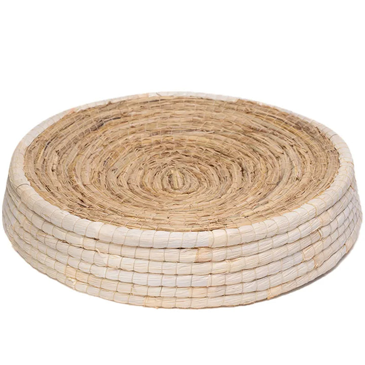 Natural hand-woven cat nest pet bed. Cozy round sleep sanctuary, ideal for feline comfort and light scratching.