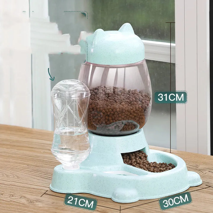 Adorable automatic cat feeder, ensures fresh, perfectly timed meals. Modern pet tech for busy cat parents.