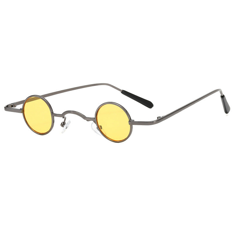 Stylish men's retro round frame sunglasses, offering classic timeless appeal and sun protection.