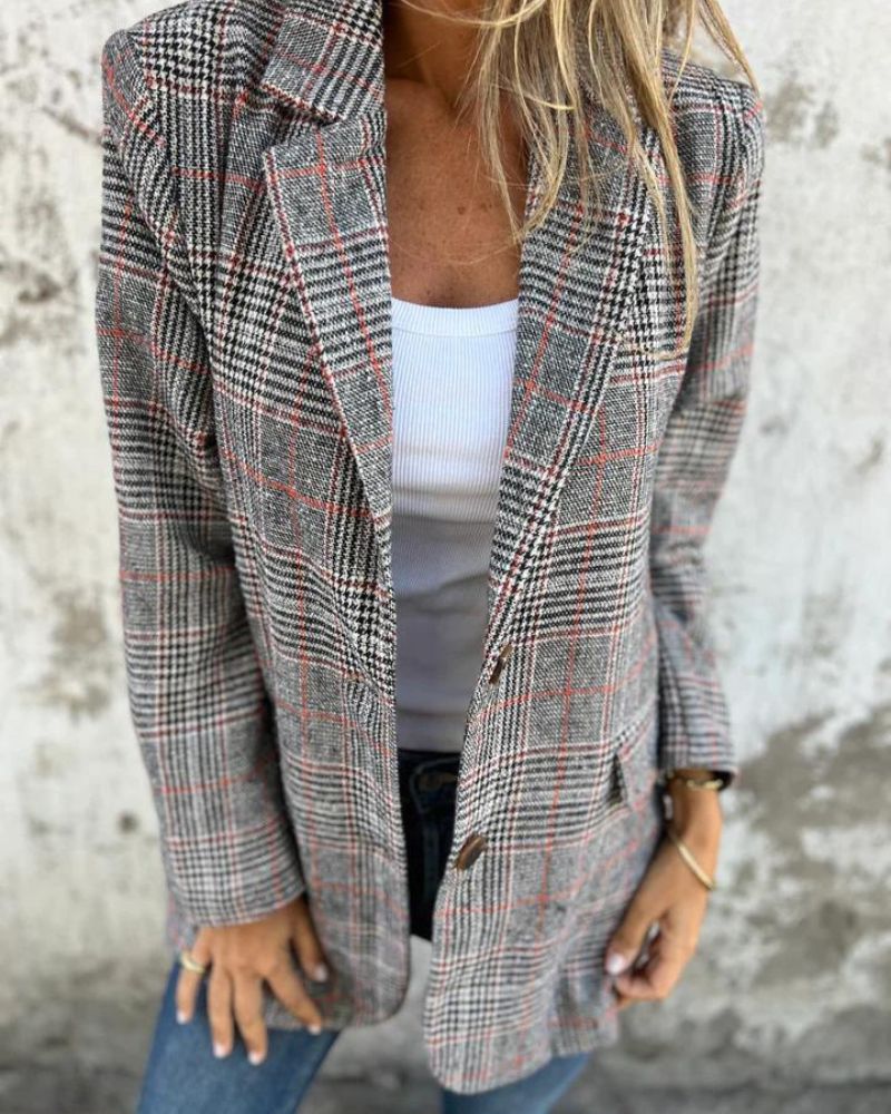 Women's elegant checkered blazer, featuring long sleeves & a notch collar. A classic tailored jacket for versatile fashion.