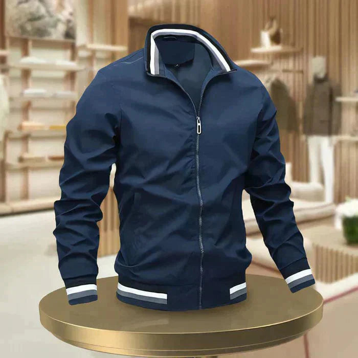 Men's lightweight summer jacket in a versatile style, perfect for warm weather and casual outfits.