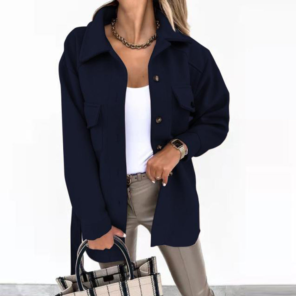 Lightweight women's summer jacket, versatile for casual chic outfits. Elegant outerwear for seasonal fashion.