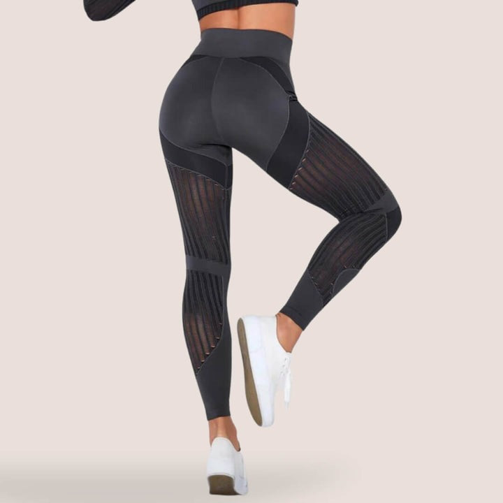 Textured anti-cellulite leggings for women, seamless high-waist design perfect for workouts.
