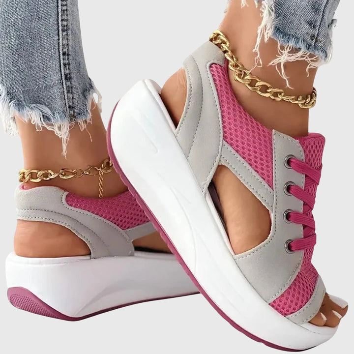 Easy slip-on women's sandals, comfortable & stylish for summer. Flat open-toe design, great for daily wear.
