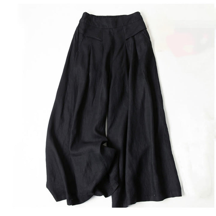 Chic wide-leg trousers for women, ideal for a sophisticated, modern style.