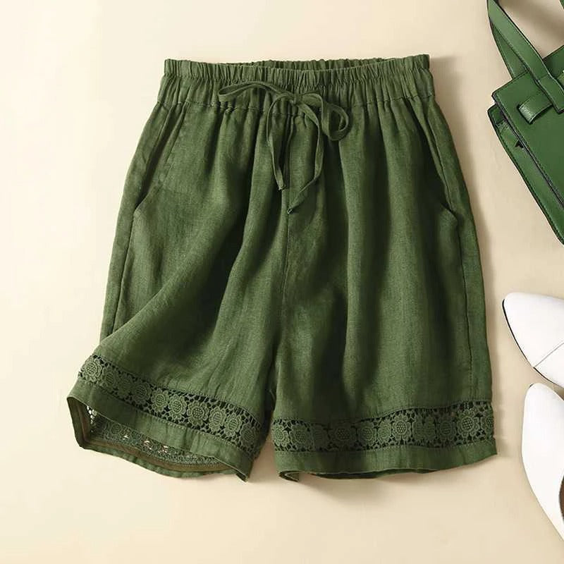 Fashionable women's summer shorts: relaxed fit, elastic waist, and convenient pockets for ultimate warm weather comfort.