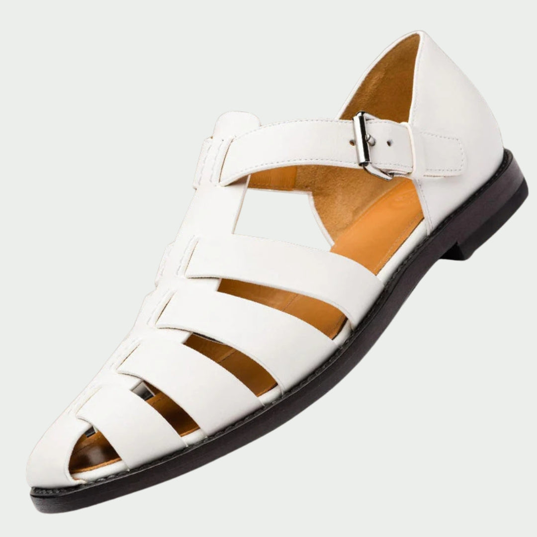 Stylish men's brown flat gladiator sandals, ideal for casual summer outfits and outdoor activities.