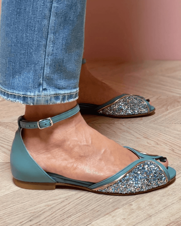 Versatile women's luminous green flat sandals with open toe & comfortable ankle strap for everyday elegance.