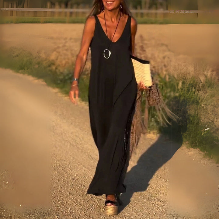 Versatile women's V-neck maxi dress. Ideal for formal events, casual outings, or summer days.