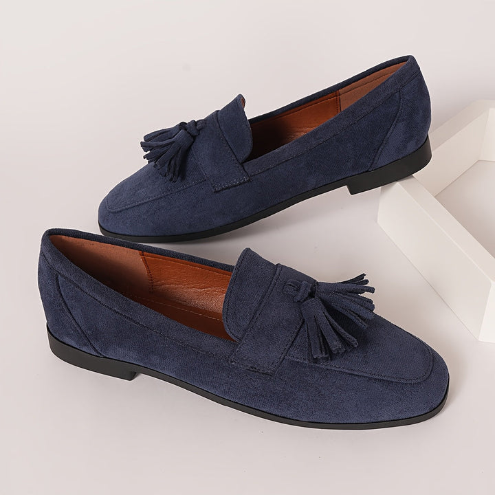 Everyday comfort footwear: women's supportive walking shoes with arch support.