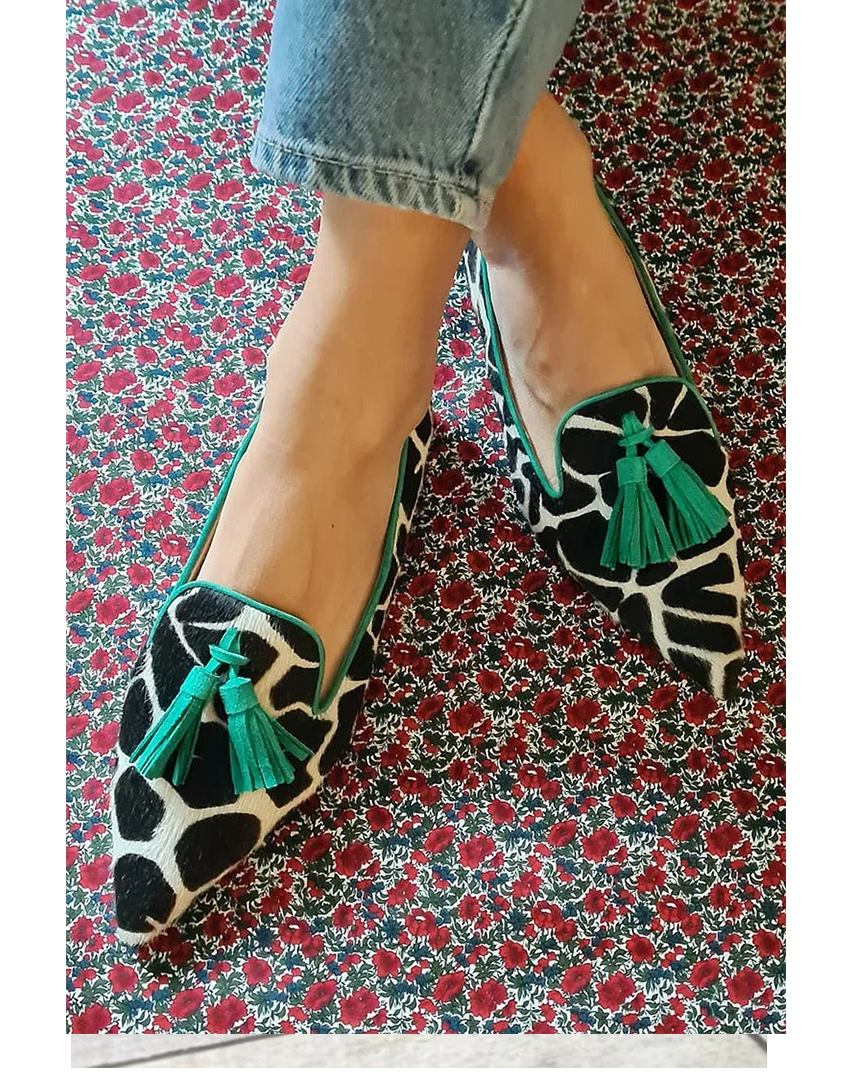 Women's patterned tassel loafers for effortless style, featuring a chic design and comfortable flat sole.
