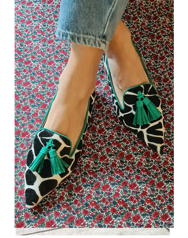 Women's patterned tassel loafers for effortless style, featuring a chic design and comfortable flat sole.