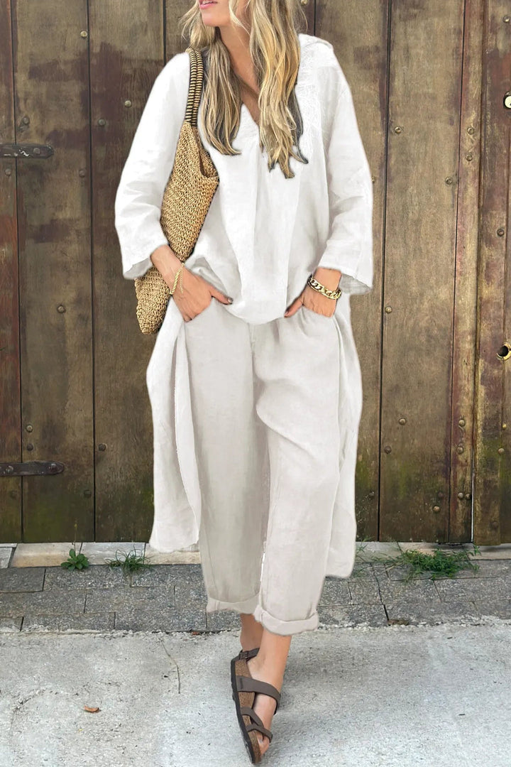 Comfortable women's two-piece lounge wear. Stylish matching set for spring & summer casual outfits & relaxation.