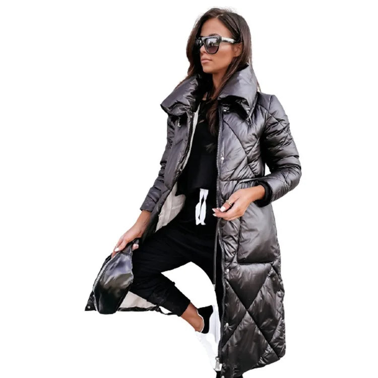 Fashionable women's quilted parka. Stylish and warm outerwear for casual winter days. Long sleeve design.