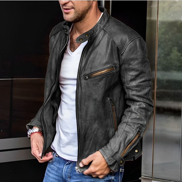 Men's elegant all-season jacket in a classic fit, perfect for versatile layering & stylish men's fashion.